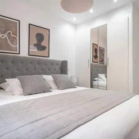 Sanders San Patricio - Dreamy Two-bedroom Downtown * Málaga