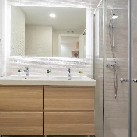 Sanders San Patricio - Dreamy Two-bedroom Downtown