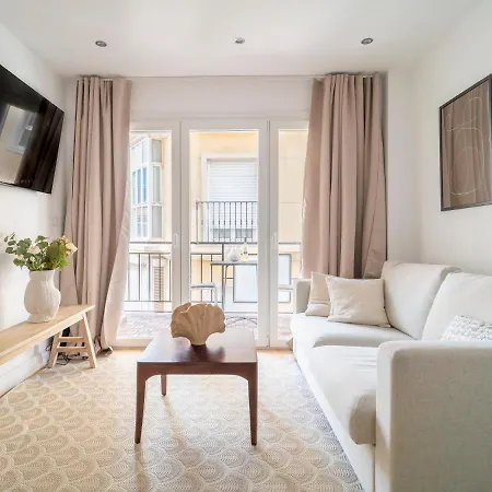 Apartment Sanders San Patricio - Dreamy Two-bedroom Downtown Malaga