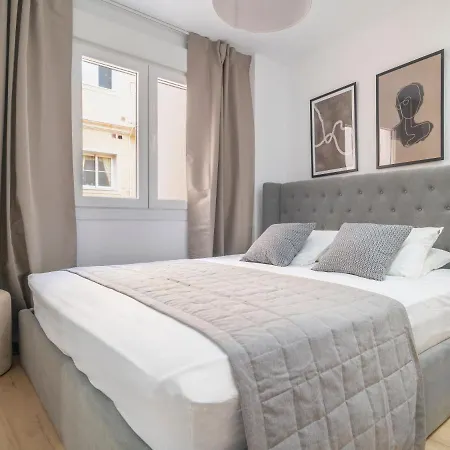 Apartment Sanders San Patricio - Dreamy Two-bedroom Downtown Malaga